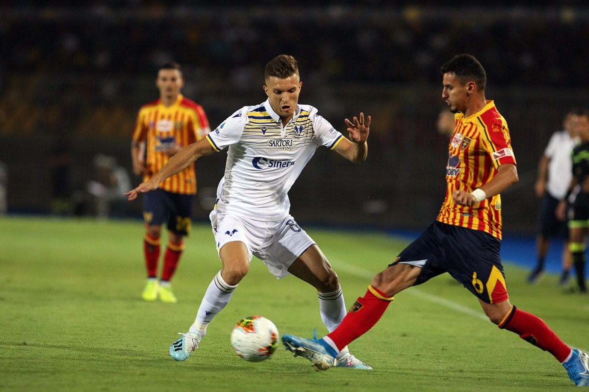 Romario Benzar, într-o confruntare Lecce - Verona