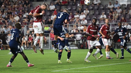 L-a distrus în direct: ”Un mare indolent, e focă de circ, nu fotbalist! Patronul îngroapă în bezele cel mai puturos jucător din lume”