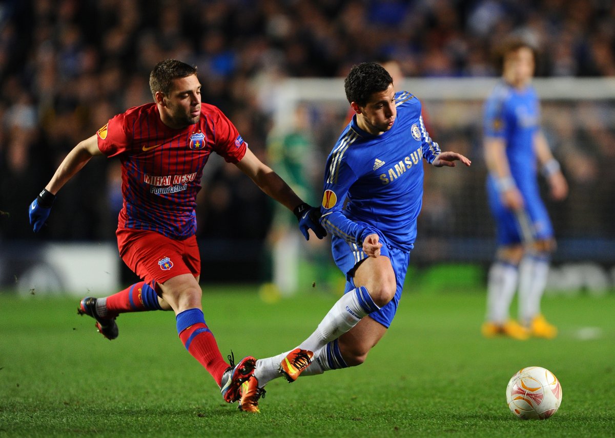 Adi Popa într-un duel cu Eden Hazard