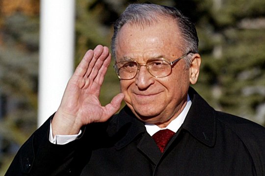 Descriere neconvențională a lui Ion Iliescu: ”Cel mai comunist dintre pământeni! A dezmembrat democrația. O eroare”
