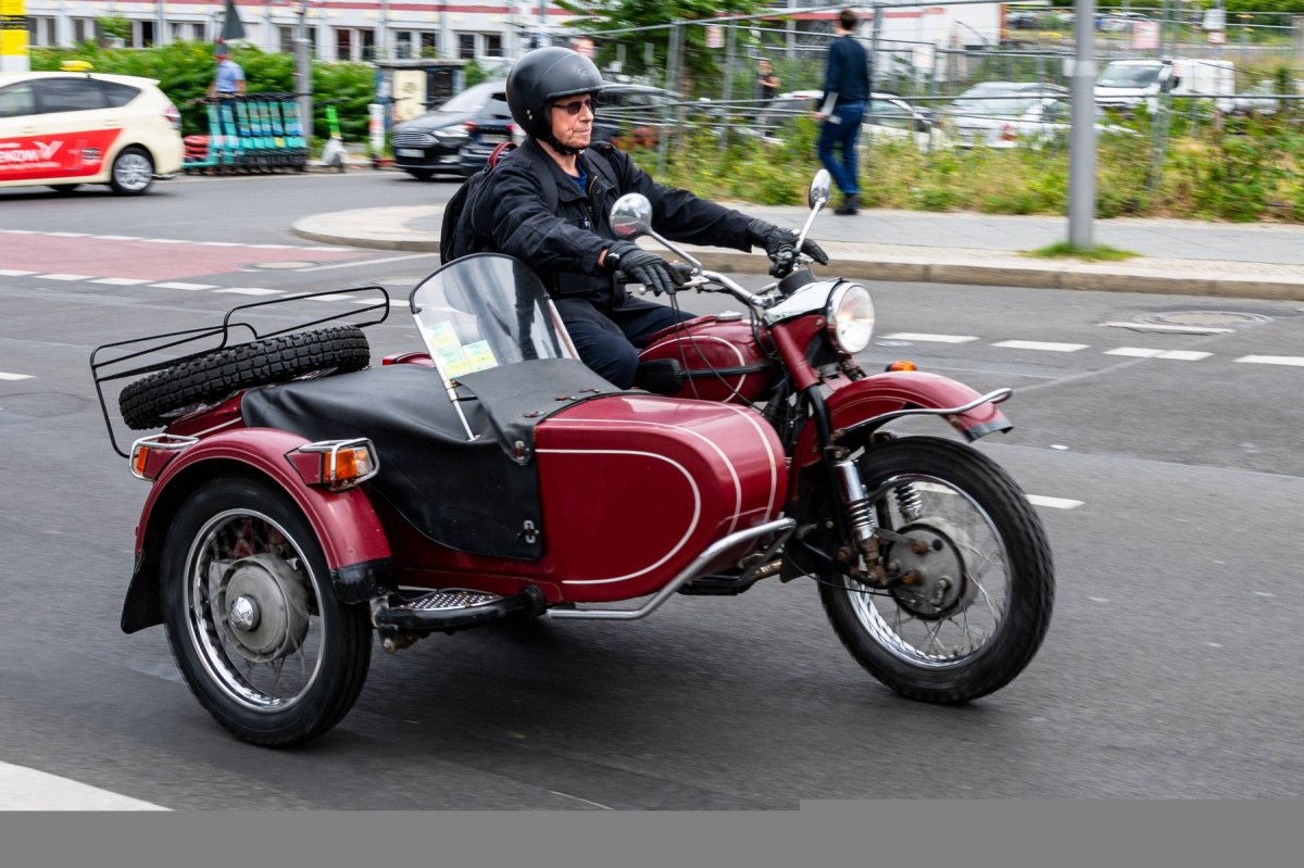 Motocicletă cu ataș
