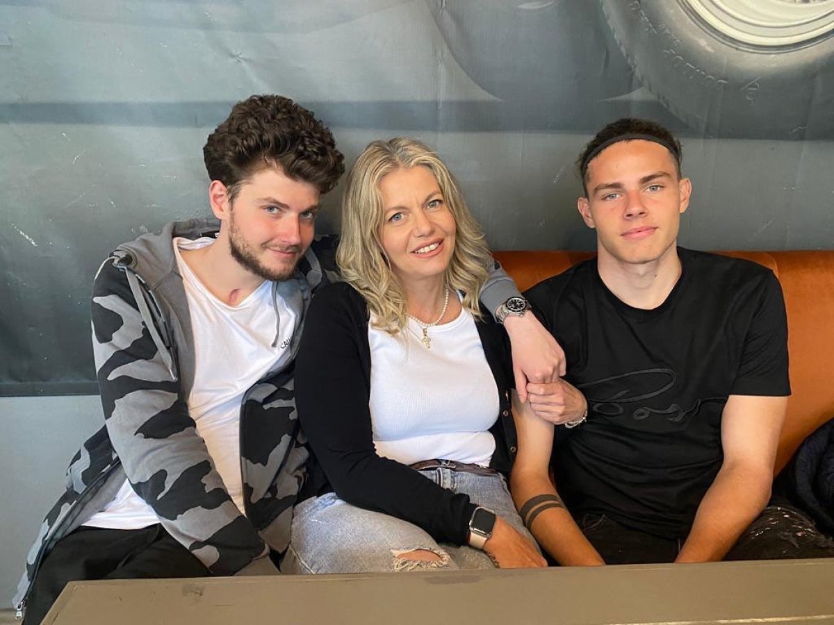 Foto 1/16