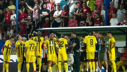 Suporterii lui Dinamo, scandări contra lui Ion Iliescu! ”Săgeți” și către rivalii de la Steaua