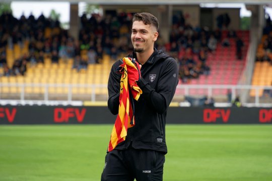 Retragere prematură din fotbal, la doar 23 de ani. Jucătorul crescut de Barcelona nevoit să pună ”ghetele în cui”