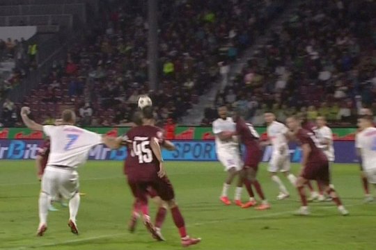Trei penalty-uri neacordate pentru FCSB la Cluj? Fazele controversate din derby-ul din Gruia