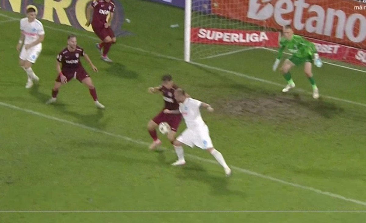 FCSB a solicitat două penalty-uri la Cluj. Alibec, tras de tricou clar în careu