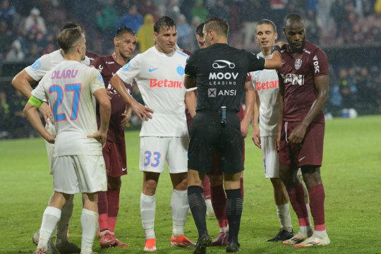 Chinul prin care trece Risto Radunovic. Charalambous s-a trezit cu o mare durere de cap