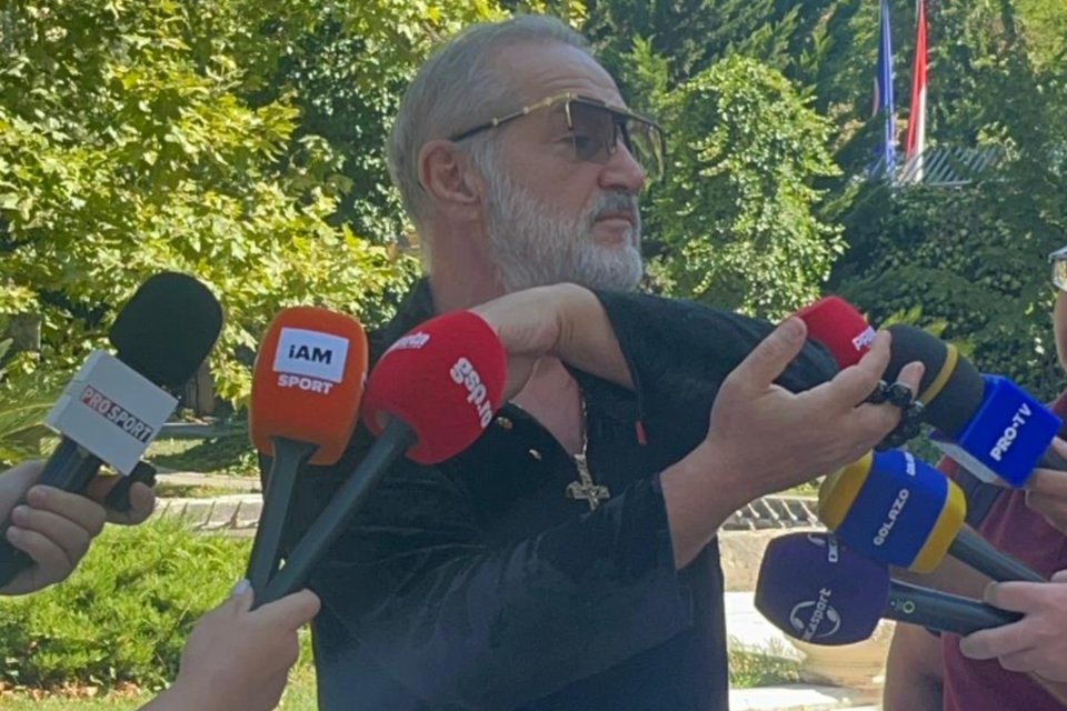 Gigi Becali exemplifică penaltiul neprimit de FCSB