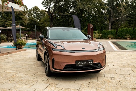 Lynk & Co 08 este în România. Eră nouă pentru mobilitatea plug-in hybrid