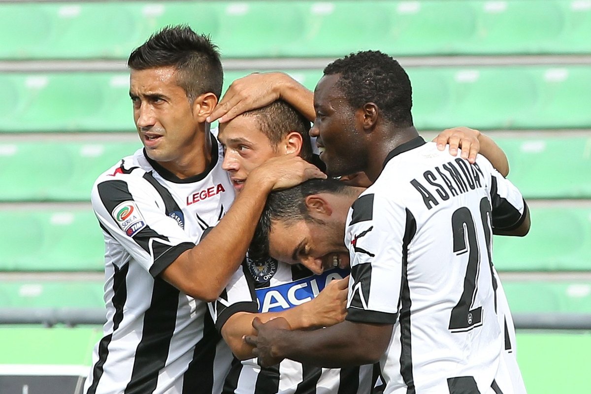 Gabi Torje (în centru) a plecat ulterior la Udinese