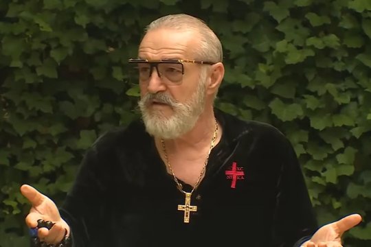 Biserica lui Gigi Becali distruge habitatul unor specii de păsări rare: ”Când faci Liturghie, fluturii rari mai mulți vin”