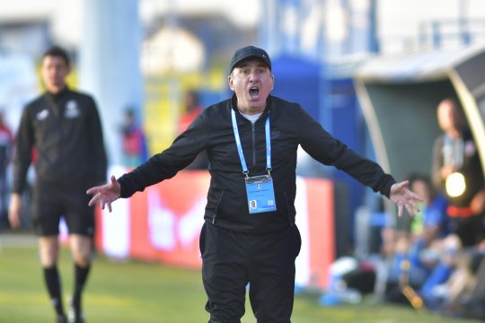 ”Out!” La negocierile cu FRF, Gică Hagi ar fi cerut plecarea unui personaj important: ”Știi ce cred?”