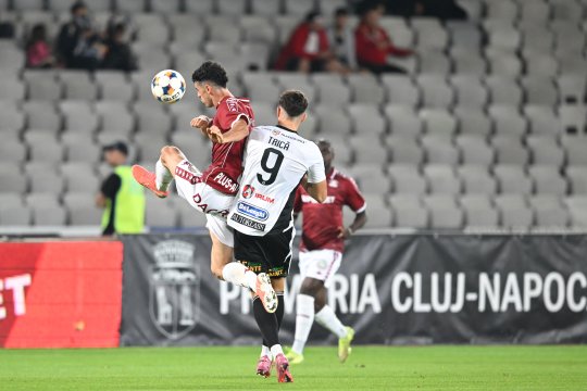 Alex Pașcanu reclamă penalty la duelul cu U Cluj: ”E clar”. Ce a spus Claudiu Petrila