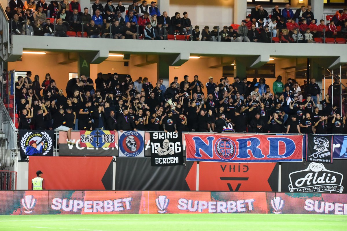 Suporterii FCSB prezenți la meciul de la Miercurea Ciuc