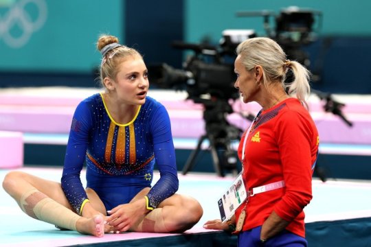 Mama Sabrinei Voinea le-a dat ”o palmă” contestatarilor după succesul de la Cupa Mondială de la Paris: ”Promit că data viitoare vă voi supăra și mai tare!”