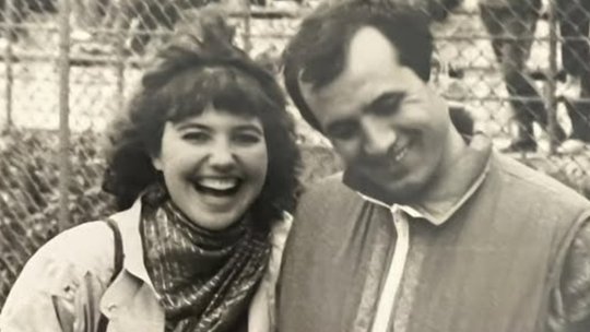 George Copos, varianta de acum 40 de ani. Fata de lângă el este printre cele mai cunoscute vedete TV: ”Aveam 20 de ani”