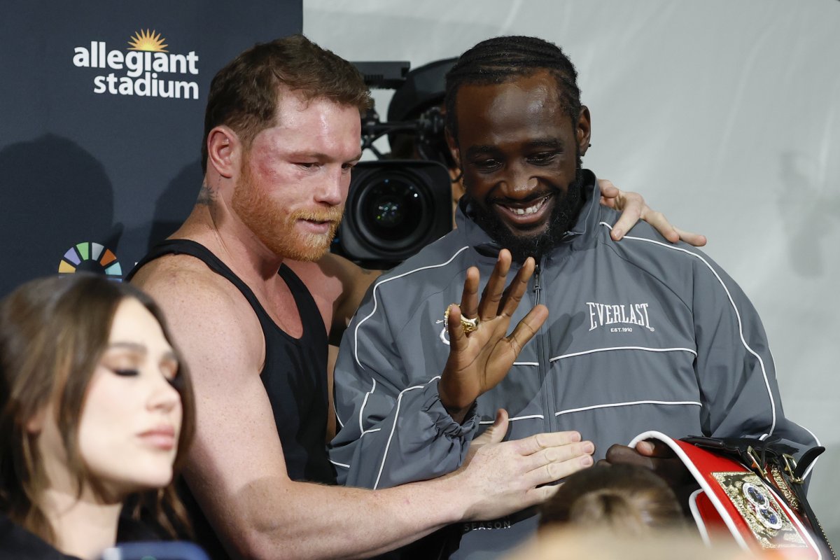 Crawford i-a returnat centurile lui Canelo Alvarez