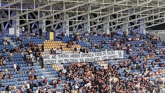 Fanii Petrolului i-au cerut demisia lui Ciobotariu. Cum a reacționat antrenorul