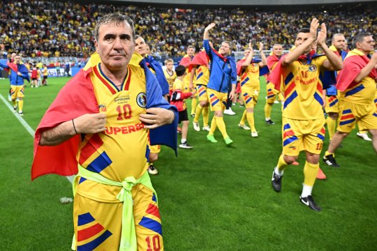 Gică Hagi, pe teren la 60 de ani. ”Regele” a fost coleg cu Stoichkov, Owen sau Del Piero