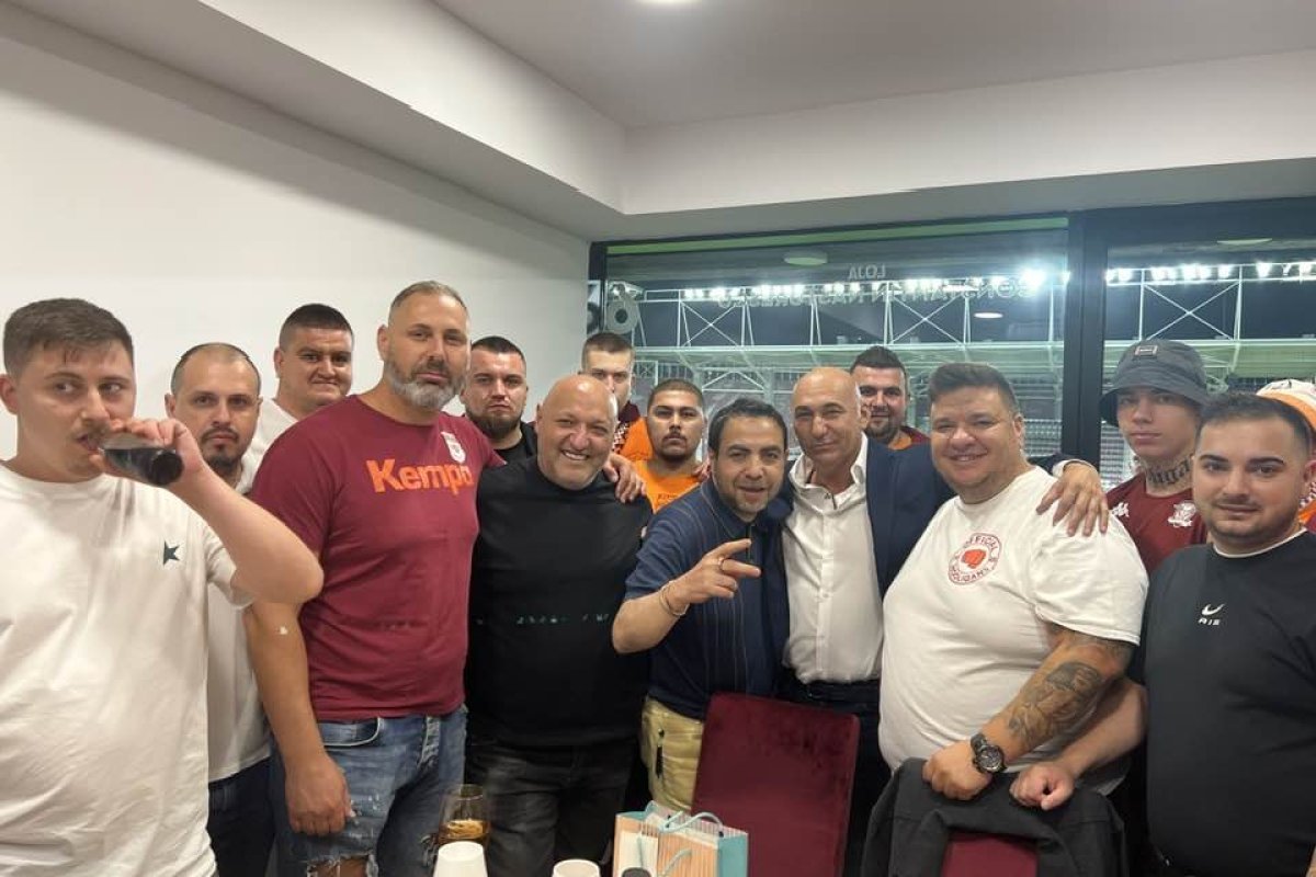 Mai mulți jucători de la Rapid au fost prezenți la ziua de naștere a lui Gigi Corsicanu! Dobre și Borza, printre cei care și-au făcut apariția