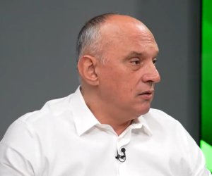 Prunea l-a DISTRUS pe fostul antrenor de la FCSB: 'Pe unde mai antrenează, prin Tanganica? Zici că a fost la Paris, vorbește el, pe bune?!'