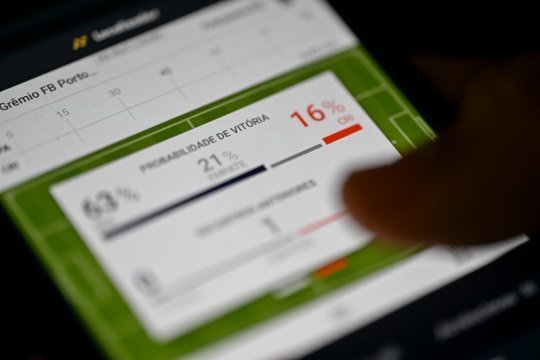 Impresari și jucători din Superligă, cercetați într-un dosar legat de pariuri!