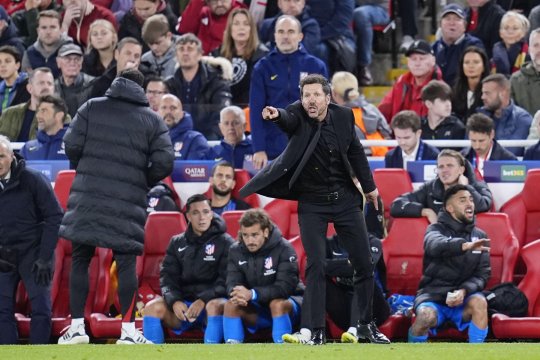 Scandal pe Anfield. Diego Simeone, eliminat după ce i-a provocat pe fanii lui Liverpool