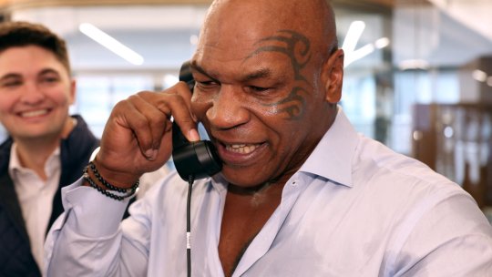 Mike Tyson a dezvăluit cum a fost stabilită lupta cu Floyd Mayweather: ”Va fi dăunător pentru sănătatea lui”