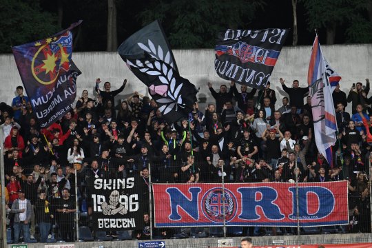 Ultrașii lui FCSB și-au pierdut cumpătul după eșecul cu Botoșani: ”Prietenia dintre jucătorii roș-albaștri și suporteri se încheie aici”