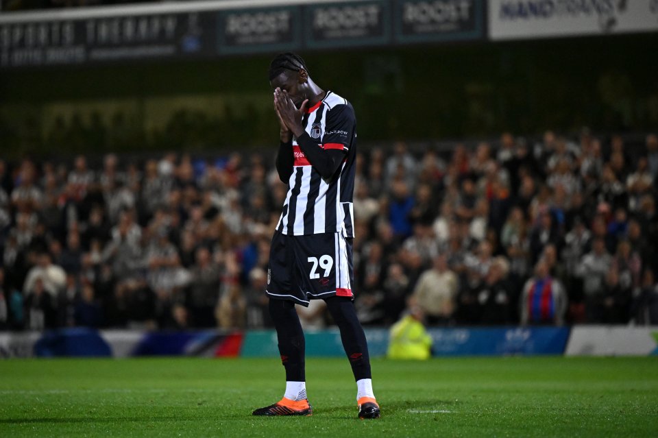 Clarke Oduor, după ce a ratat o lovitură de departajare în meciul cu Manchester United