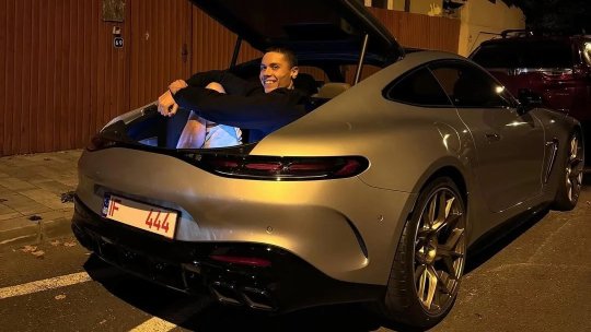 Departe de ochii publicului, David Popovici s-a desfătat cu o nestemată de 300.000 de euro: ”Așa se descarcă el”