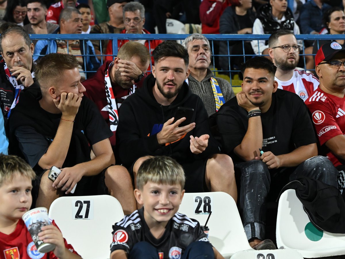 Dan Sîrbu, fotbalistul Farului, prezent la Oțelul Galați - Universitatea Craiova (1-0)
