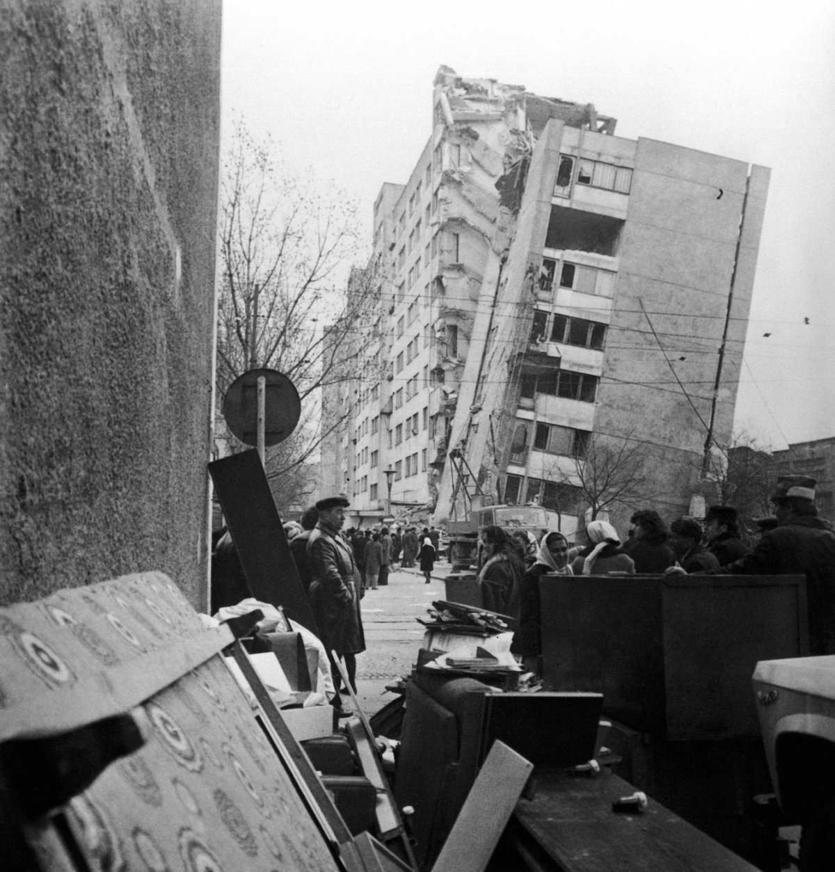 Imagini terifiante de la cutremurul din 1977