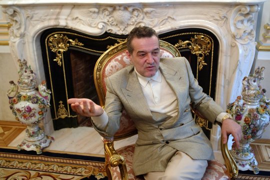 Umilit și terorizat de ordinele lui Becali, antrenorul FCSB i-a anunțat pe jucători că pleacă chiar în timpul meciului: ”Nu am cum să mă uit în ochii lor!”