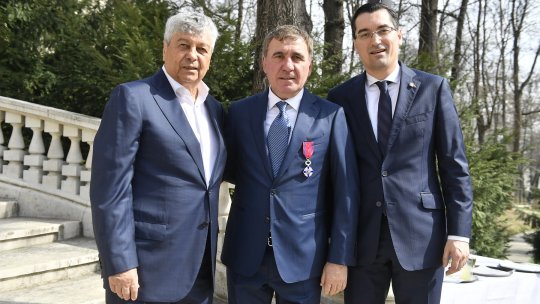 A aflat ce a spus Lucescu despre Hagi și a rămas uimit: ”E un pumn în gură! Îi zice: «Gică, stai cuminte, că iar o iei în barbă»”