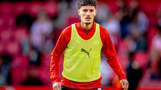 Dennis Man, uitat pe bancă la derby-ul PSV - Ajax