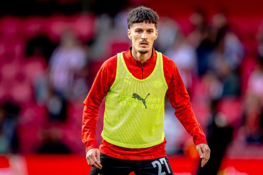 Dennis Man, uitat pe bancă la derby-ul PSV - Ajax