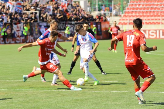 Fiul unui fost jucător iubit din Divizia A, așteptat să ia cu asalt SuperLiga: ”Nu prea mai găsești ca el în România! Va fi un fotbalist important în scurt timp, dacă face asta”