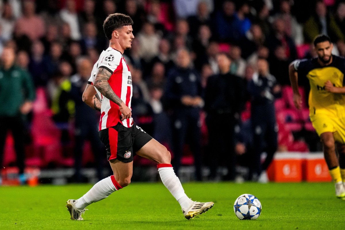 Dennis Man, jucător la PSV, în campionatul Olandei