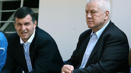 S-a aflat după aproape 30 de ani! Dubla istorică dintre Gloria Bistrița și un gigant din Europa a fost, de fapt, aranjată: ”Jean Pădureanu s-a înțeles cu ei”