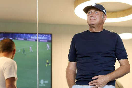 Titularul de la Rapid cedat fără sumă de transfer de Șucu a jucat doar două meciuri în ultimele 9 luni! Ce șansă nesperată i s-a ivit acum