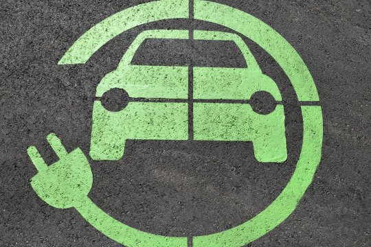 Raport Autovit.ro: Piața mașinilor electrice și hibride din România. Care sunt reperele actuale