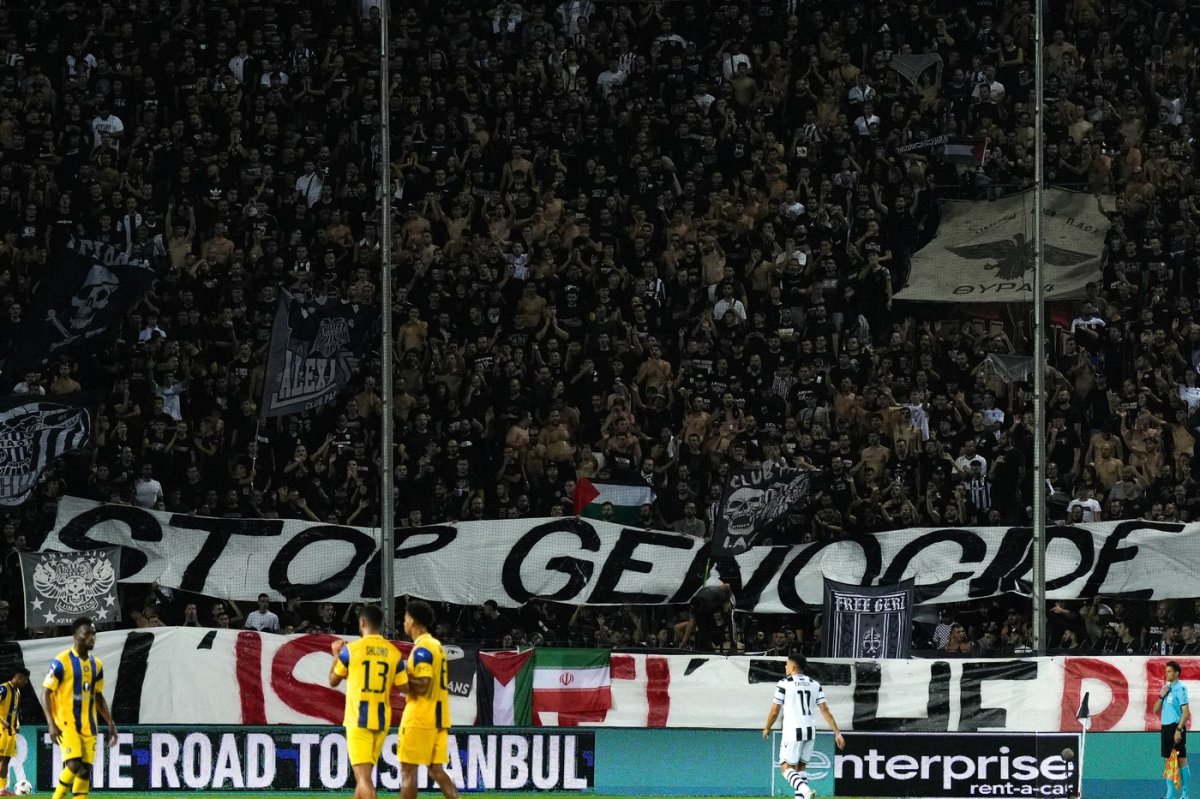 Fanii lui PAOK, mesaje anti-Israel la partida cu Maccabi Tel Aviv