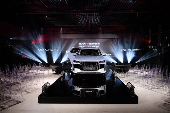 Chery își consolidează prezența în România. Showroom flagship și debutul noului TIGGO 4 HEV