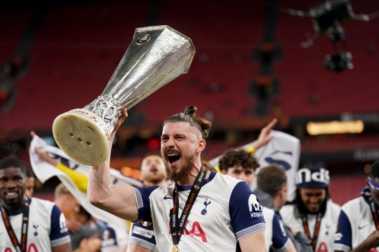Drăguşin poate deveni coechipier cu Vinicius, Kane şi Palmer. Mutarea spectaculoasă pregătită în Premier League