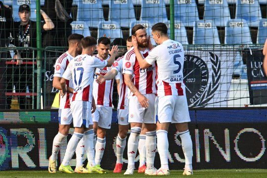 Un cunoscut fotbalist român a semnat cu o echipă din Rusia