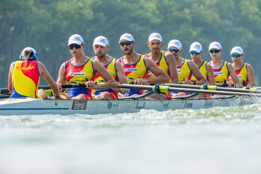 Medalie de aur pentru România la Mondialul de canotaj, la proba de 8+1 rame mixt