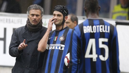 Scenariu ”horror” pentru Cristi Chivu: va fi înlocuit cu Jose Mourinho în iarnă! Italienii, tot mai vocali