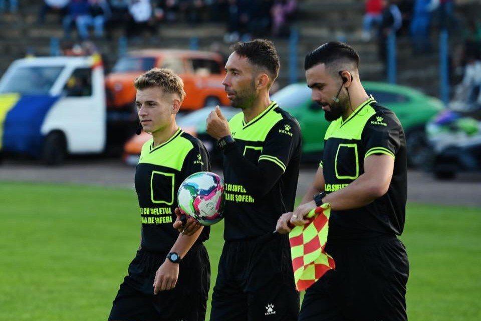 Hițu Valentin, George Găman și Cătălin Ghiță, arbitrii meciului caritabil de la Medgidia