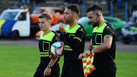 Doi arbitri au fost excluși din activitate după ce au participat la un meci caritabil! Reacție tranșantă la adresa Comisiei de Arbitraj: ”Băieți extraordinar de proști! Niște imbecili”